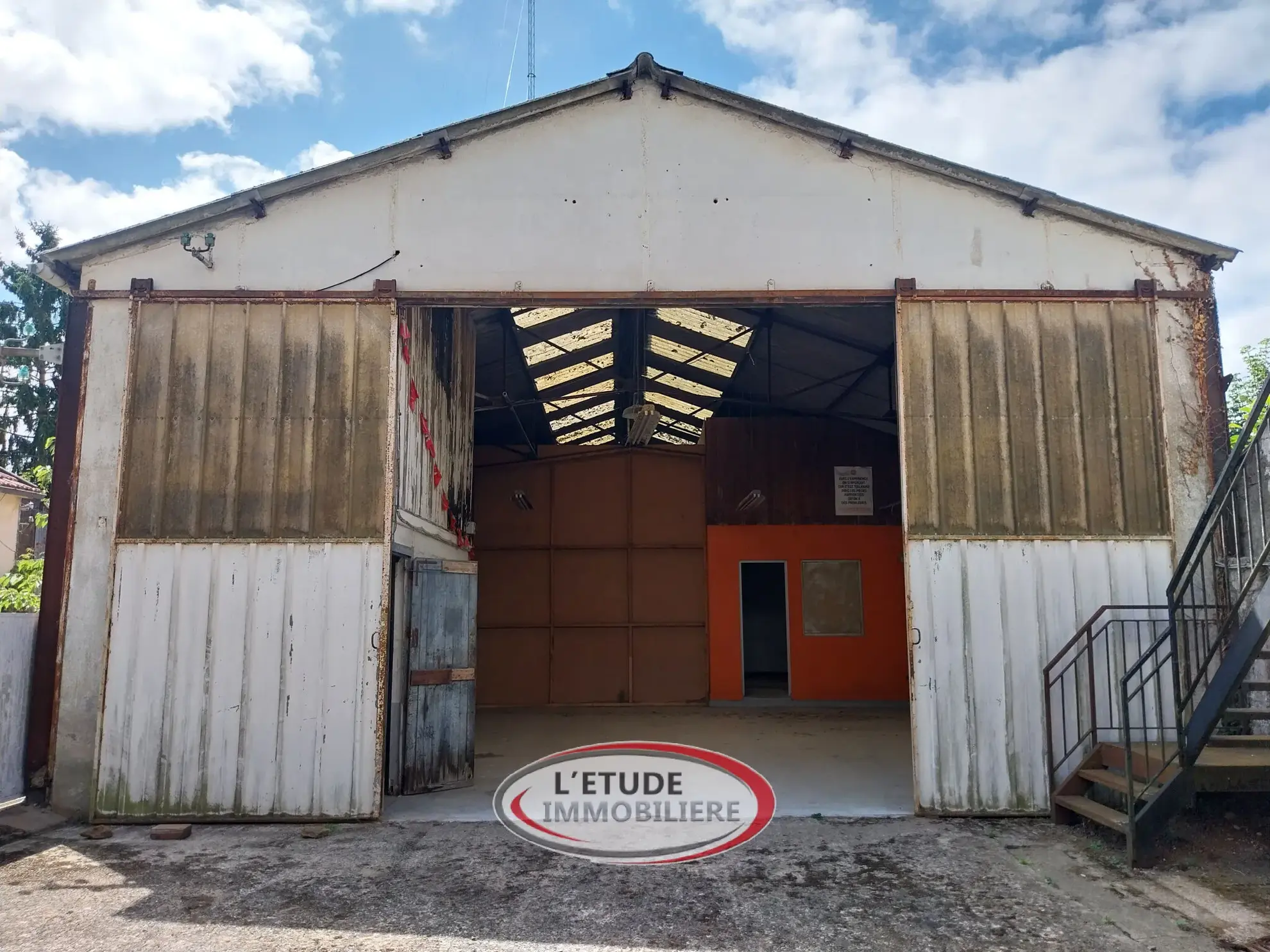 Maison à Sainte-Pazanne avec grand potentiel et espace professionnel 