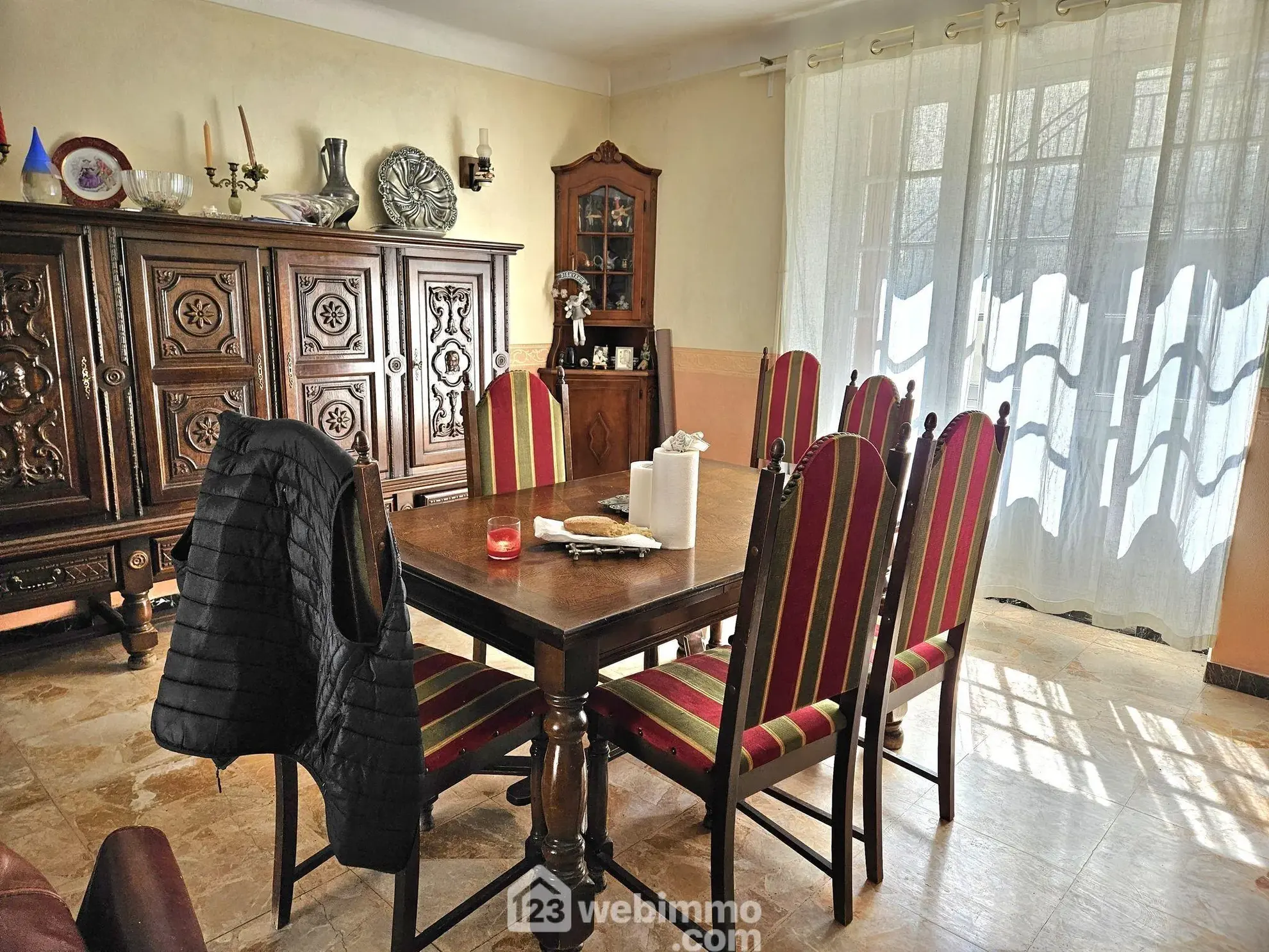 Maison de ville à Veneux-Les-Sablons avec jardin et cour privée 