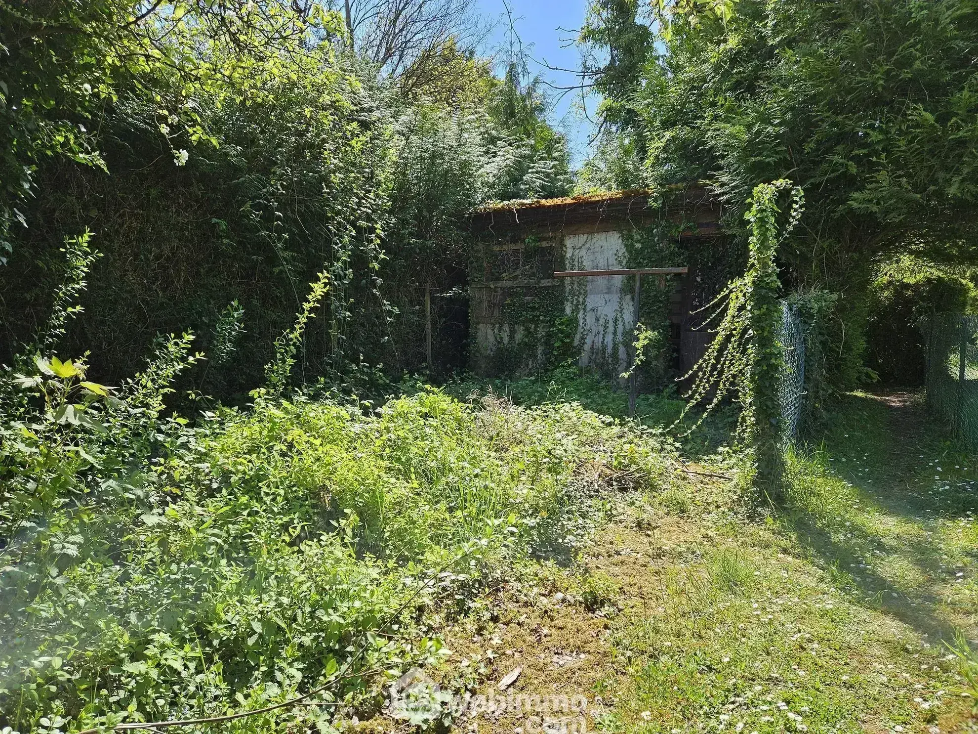 Maison de ville à Veneux-Les-Sablons avec jardin et cour privée 