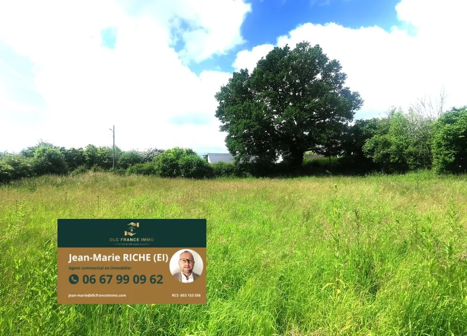 Terrain constructible à Jolimetz de 2465 m² avec façade de 40 m et dénivelé favorable 