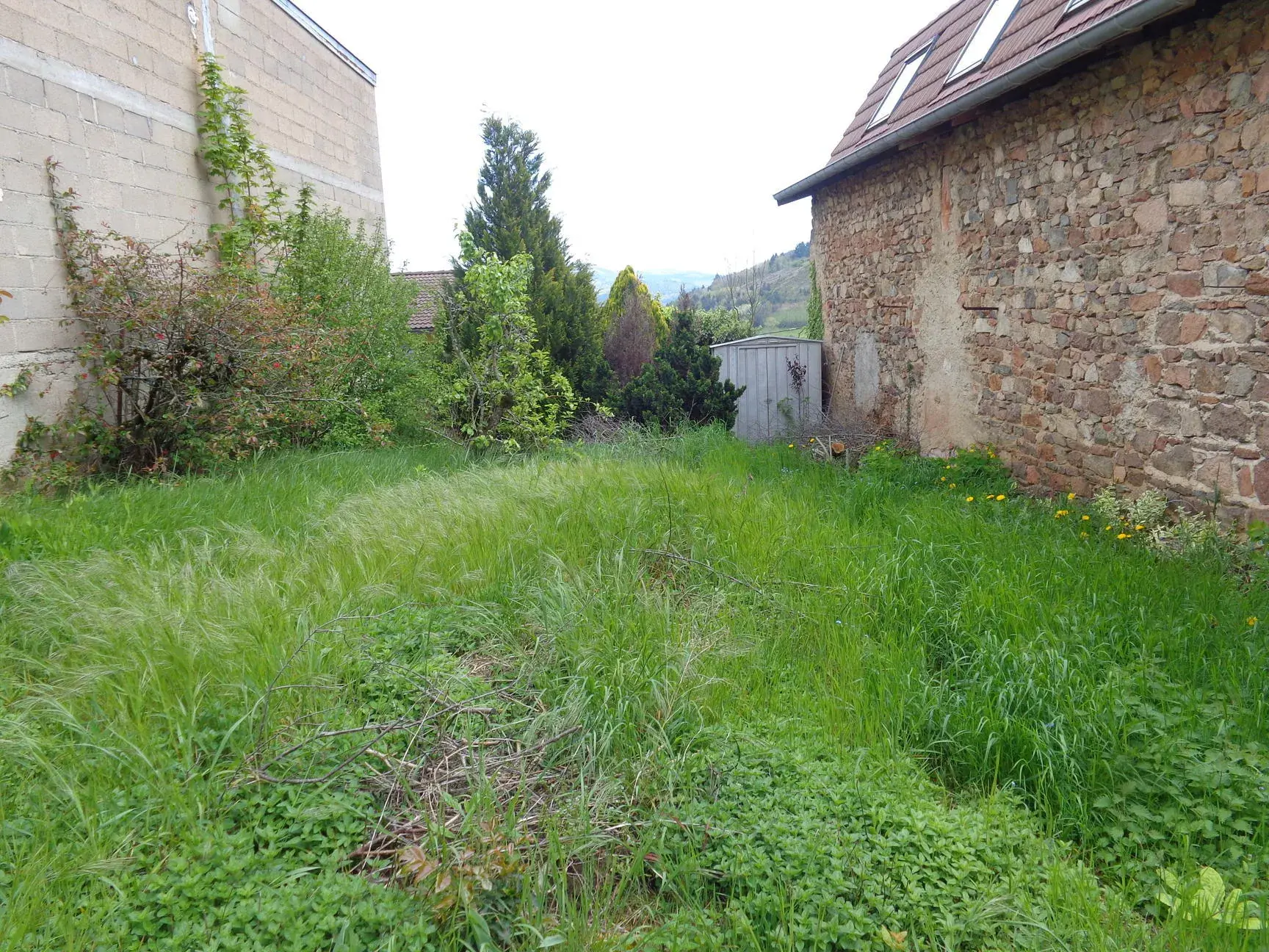 Belle maison à Saint Just d'Avray avec jardin et garage — Idéal premier achat 