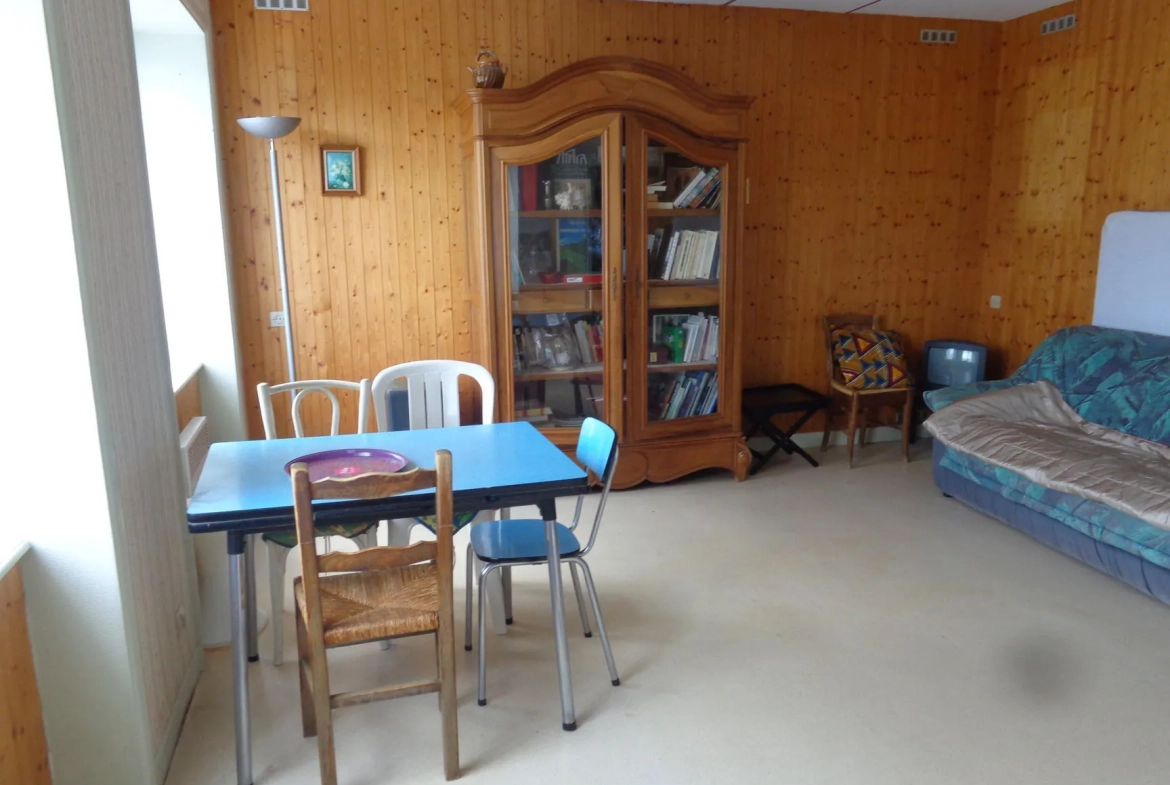 Belle maison à Saint Just d'Avray avec jardin et garage — Idéal premier achat 