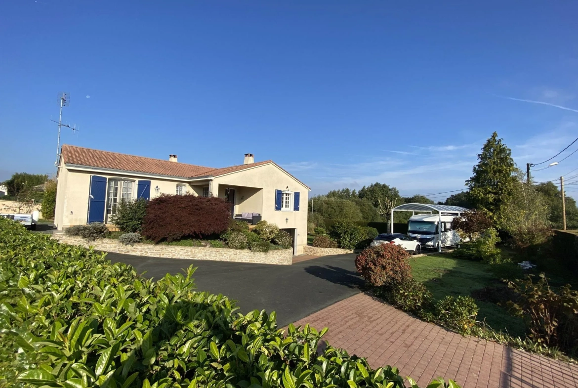 Maison de plain-pied à Chantonnay avec grand terrain et sous-sol 140 m² 