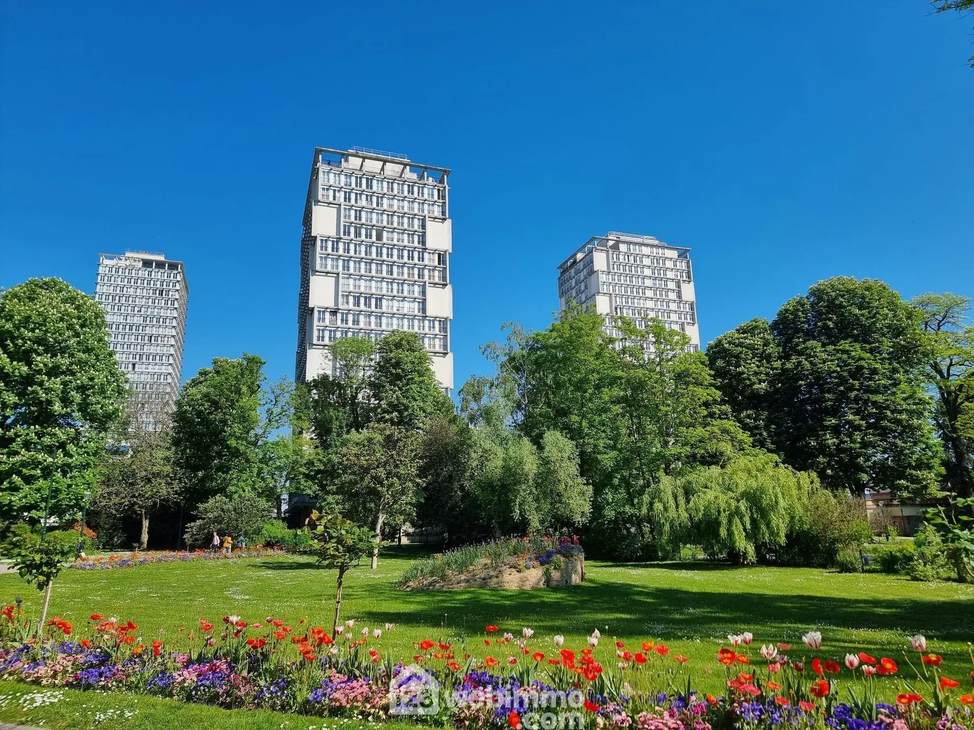 Appartement de 76m² avec cave et box à Choisy-le-Roi, idéal proche transports 