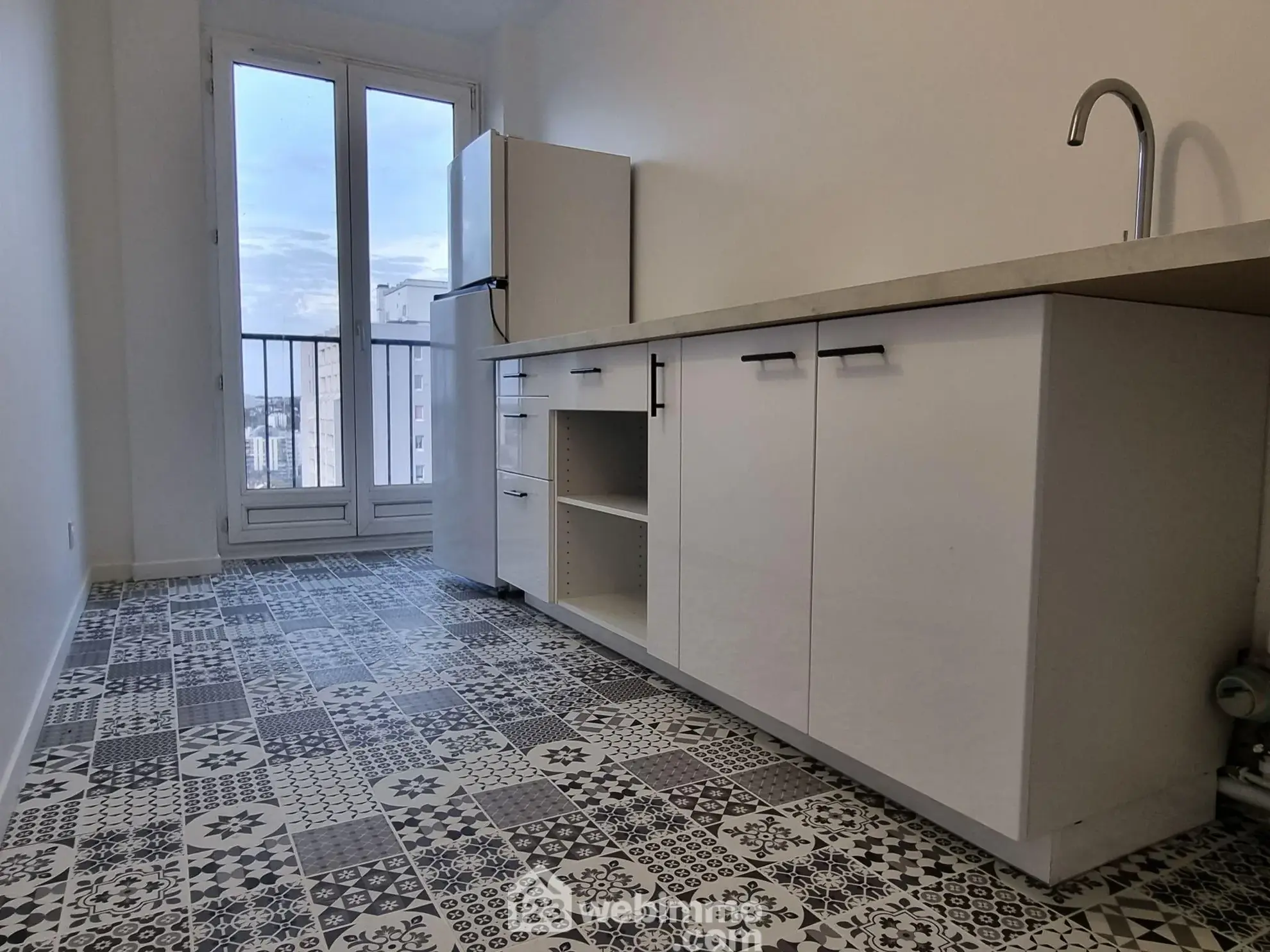 Appartement de 76m² avec cave et box à Choisy-le-Roi, idéal proche transports 