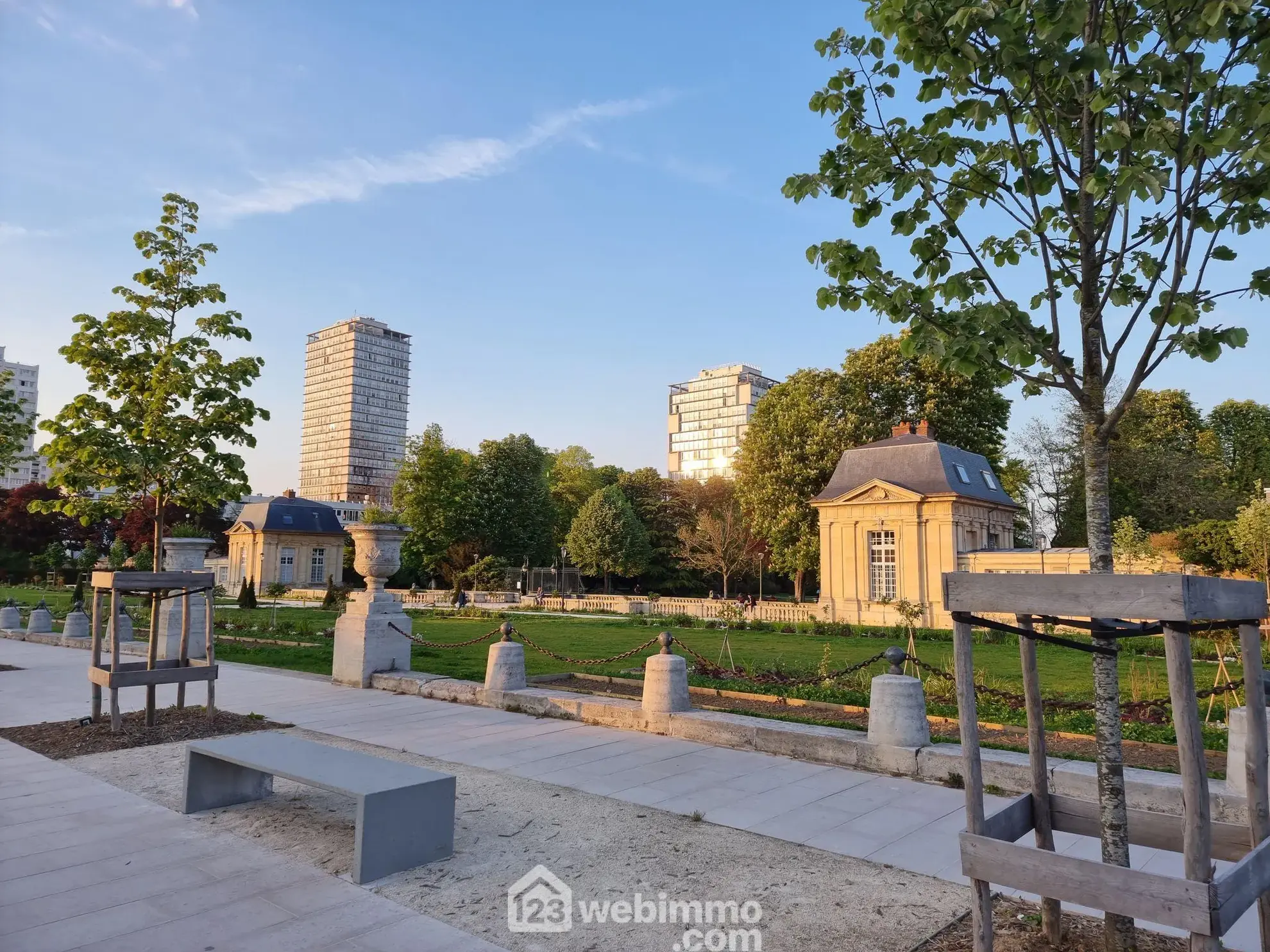 Appartement de 76m² avec cave et box à Choisy-le-Roi, idéal proche transports 