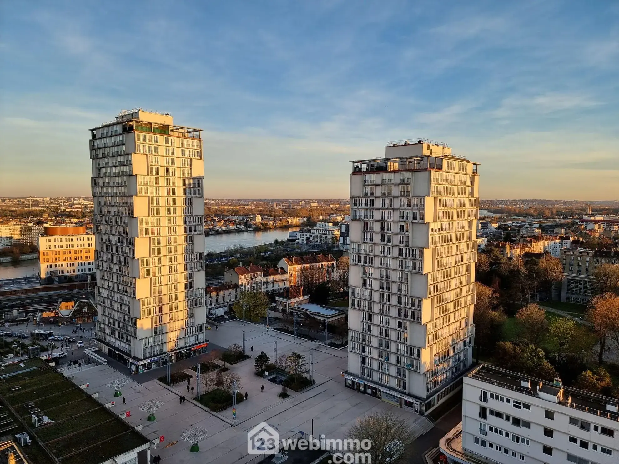 Appartement de 76m² avec cave et box à Choisy-le-Roi, idéal proche transports 