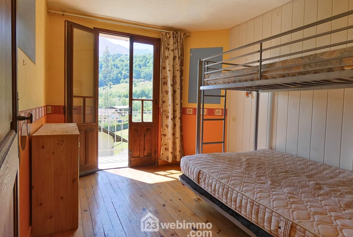 Maison de village de 77 m² avec dépendance et terrasse à Ugine 