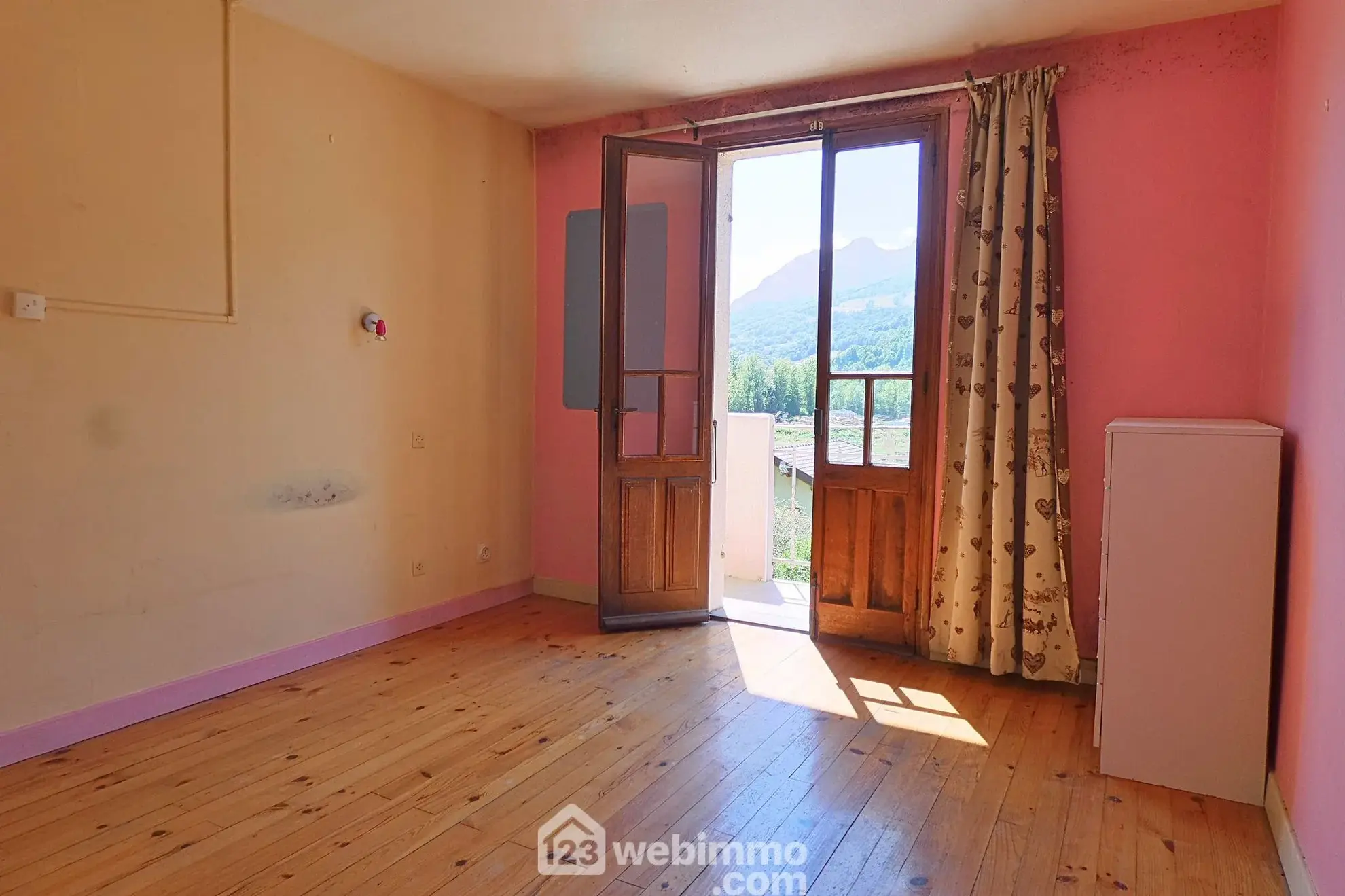 Maison de village de 77 m² avec dépendance et terrasse à Ugine 