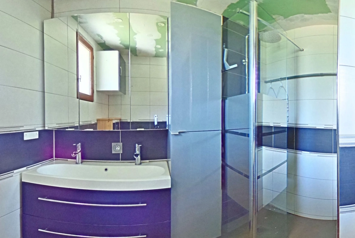 Maison de village de 77 m² avec dépendance et terrasse à Ugine 