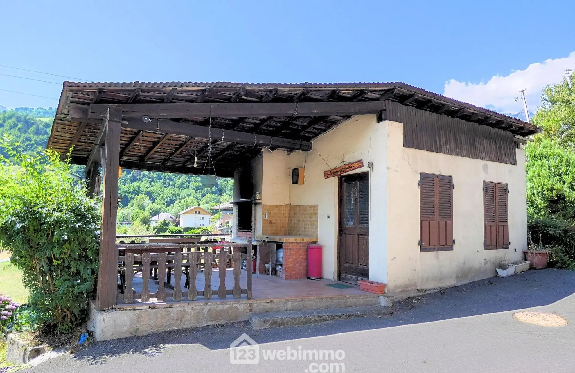 Maison de village de 77 m² avec dépendance et terrasse à Ugine 