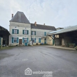 Ancienne ferme à rénover dans le château de Rumont avec dépendances et potentiel de +264 m²