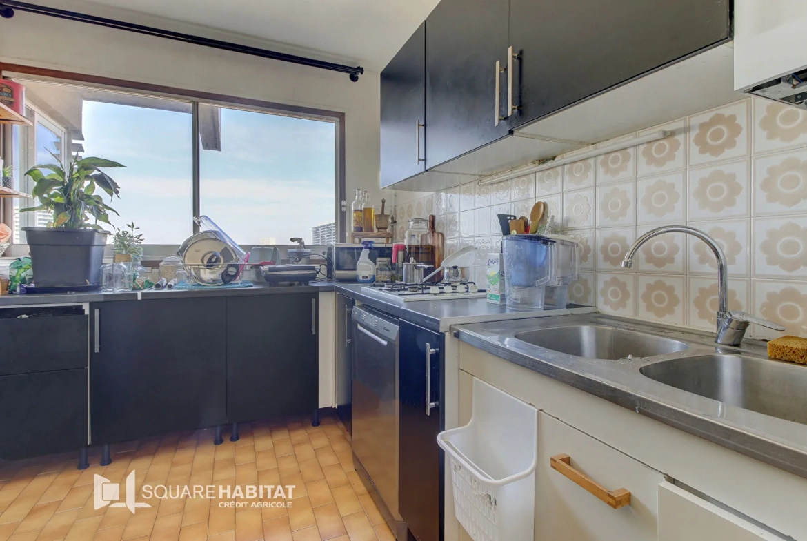 Appartement 4 pièces lumineux de 89 m² à Marseille dans résidence calme 