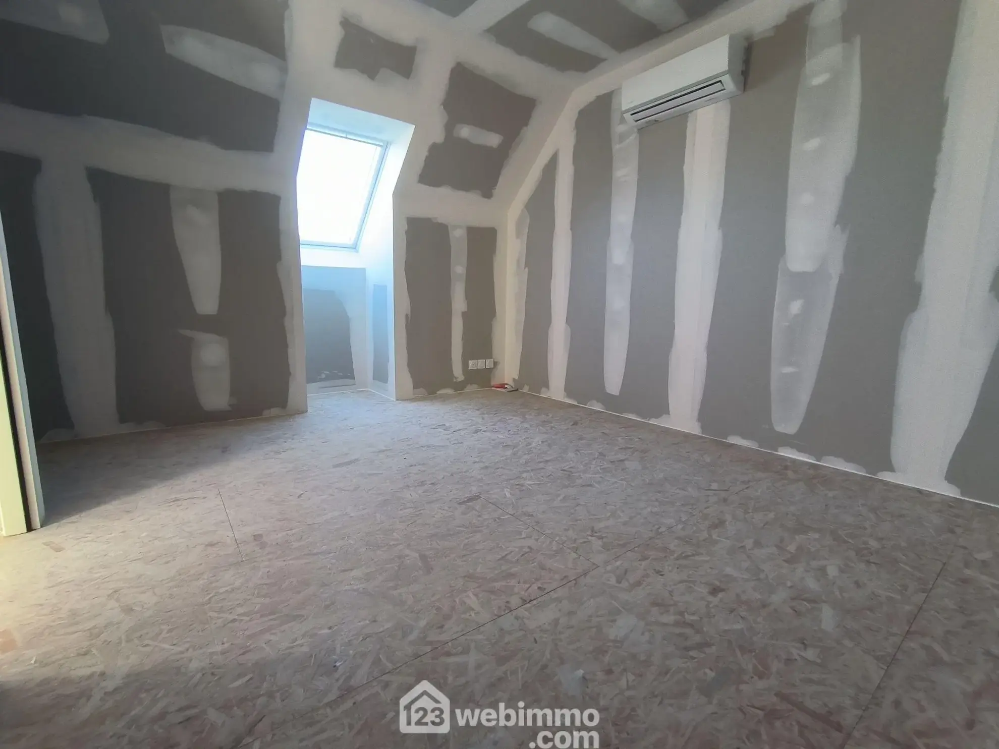 Maison neuve de 90 m² à Vailly-sur-Aisne avec garage et jardin 