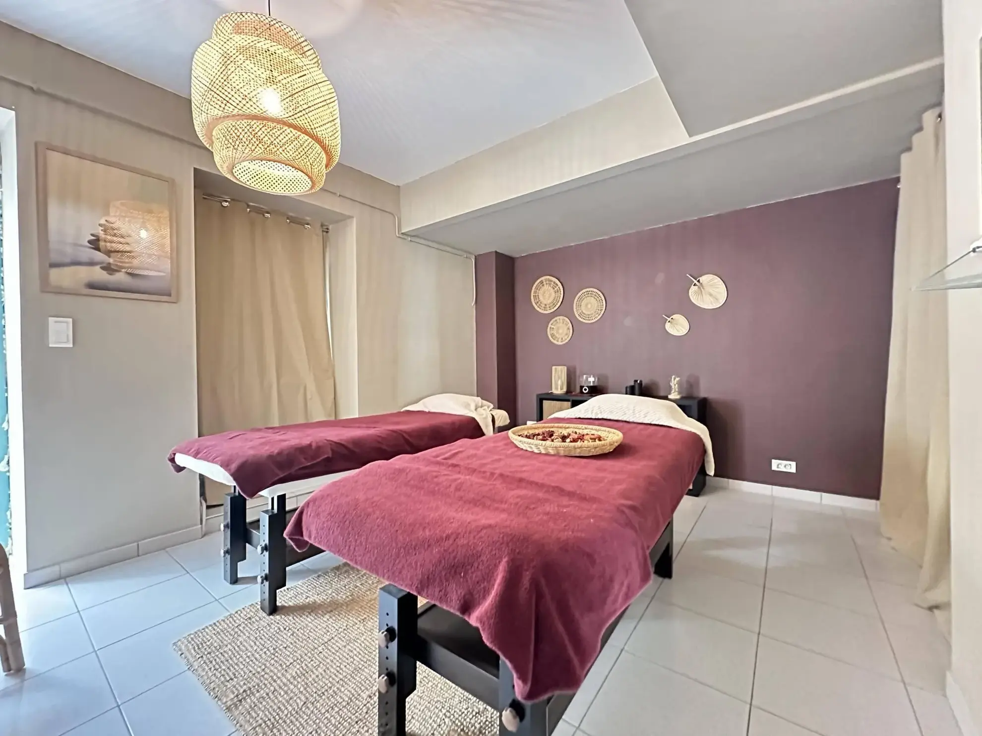 Immeuble de 214 m² à Bruyères-et-Montbérault avec local commercial et appartement 