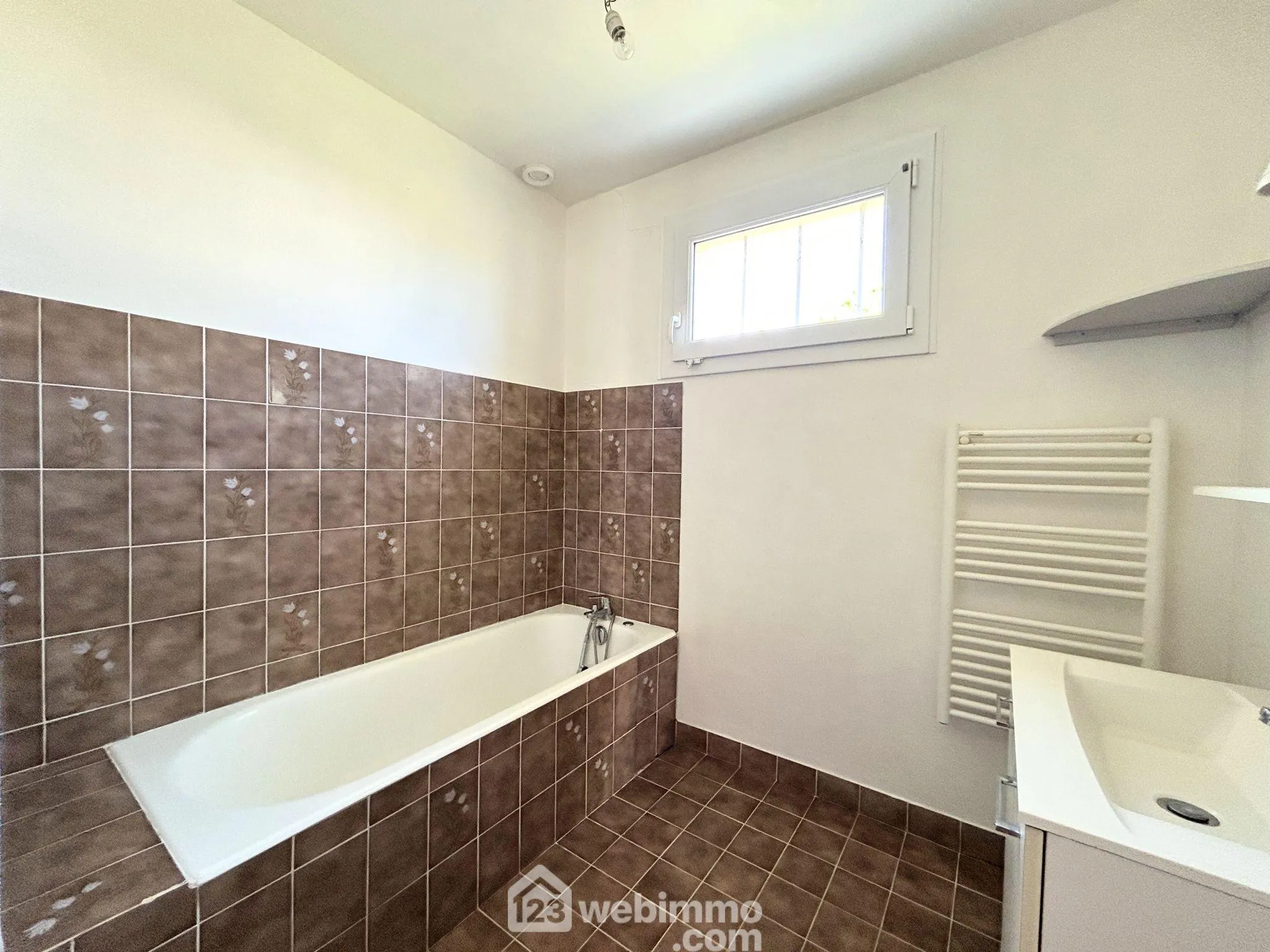 Achat maison 84 m² à Ploubezre (22) avec garage et terrain de 591 m² 