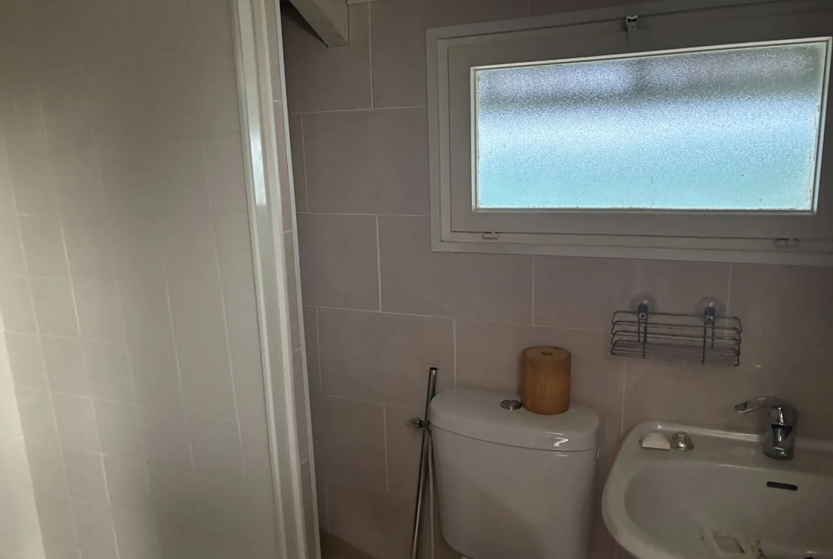 Charmant petit chalet à vendre à Dunieres avec vue et grand terrain 