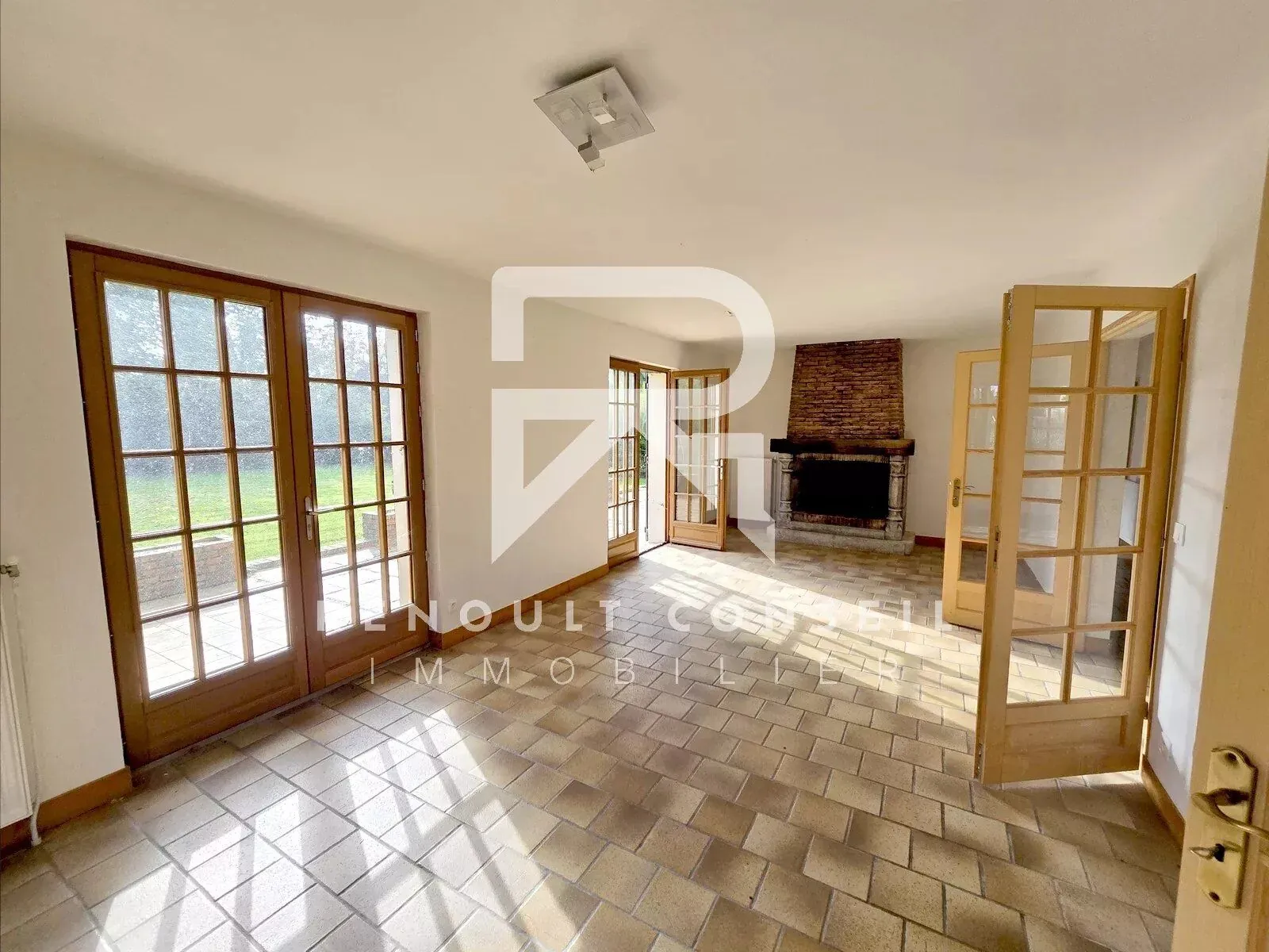 Belle maison individuelle avec 4 chambres à Clères, terrain de 1000m², environnement calme 
