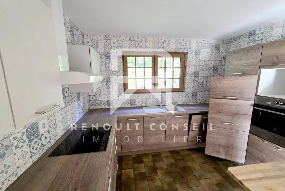 Belle maison individuelle avec 4 chambres à Clères, terrain de 1000m², environnement calme 