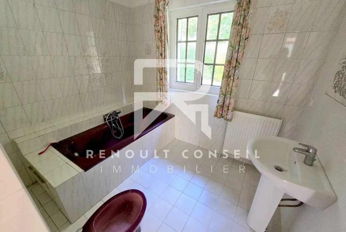 Belle maison individuelle avec 4 chambres à Clères, terrain de 1000m², environnement calme 