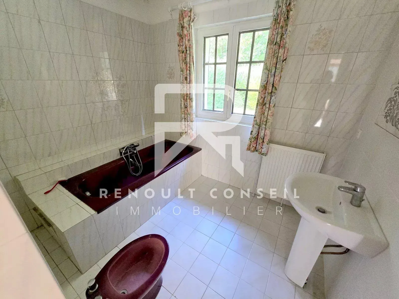 Belle maison individuelle avec 4 chambres à Clères, terrain de 1000m², environnement calme 