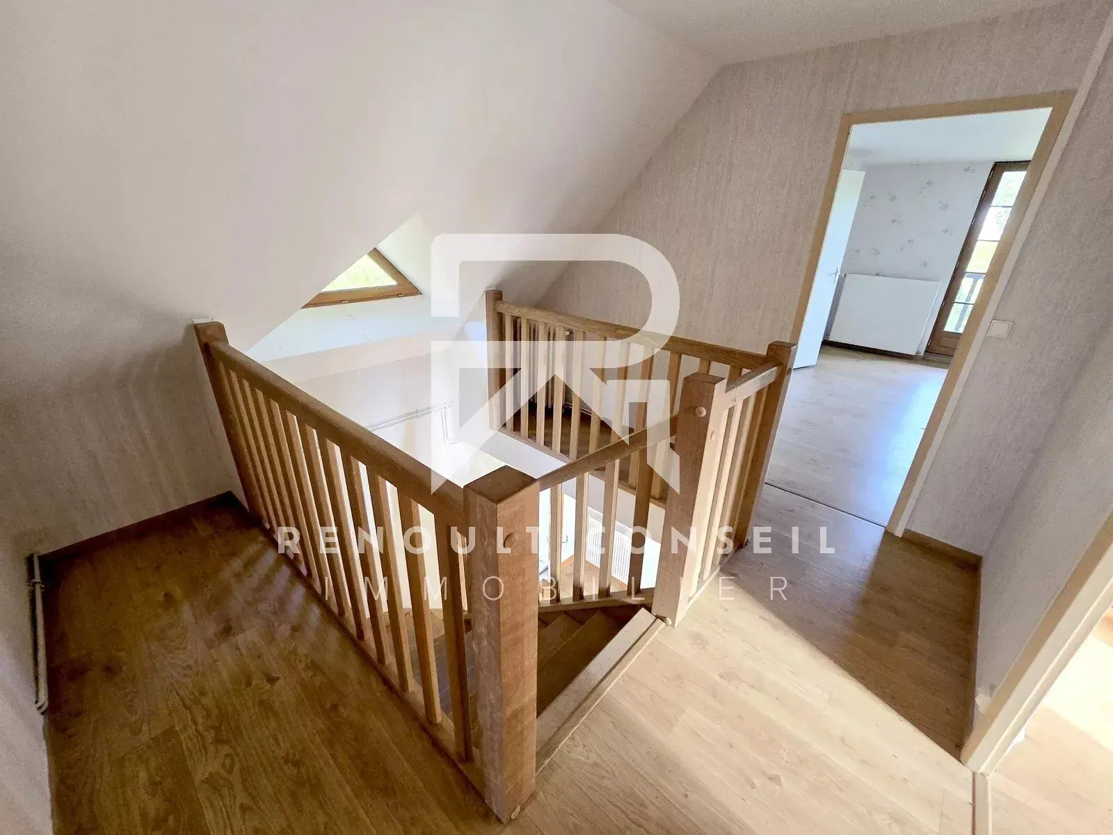 Belle maison individuelle avec 4 chambres à Clères, terrain de 1000m², environnement calme 