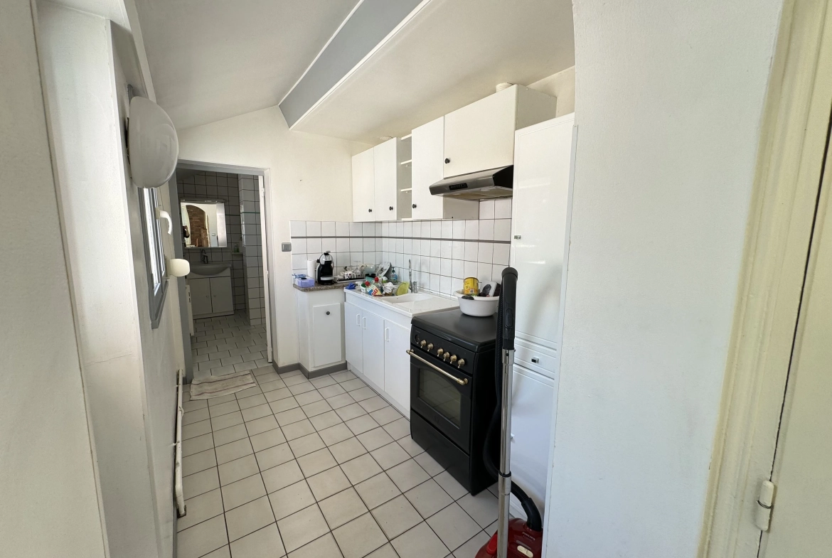 Maison de village à vendre à Domart-sur-la-Luce, 3 chambres, jardin, proche des commodités 