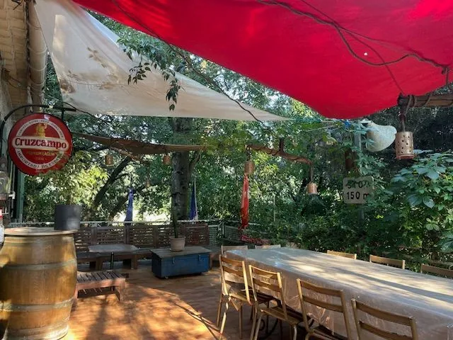 Maison de 60 m² avec 2 chambres en bordure de rivière à Castillon du Gard 