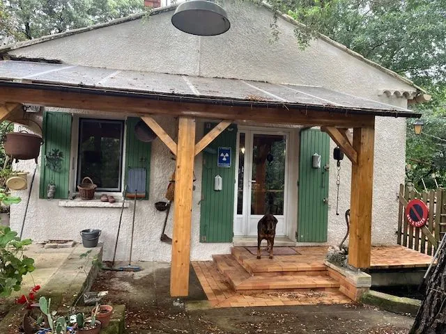 Maison de 60 m² avec 2 chambres en bordure de rivière à Castillon du Gard 
