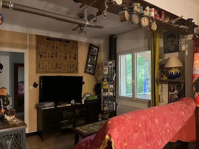 Maison de 60 m² avec 2 chambres en bordure de rivière à Castillon du Gard 