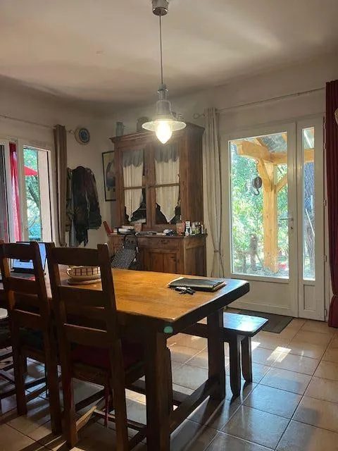 Maison de 60 m² avec 2 chambres en bordure de rivière à Castillon du Gard 