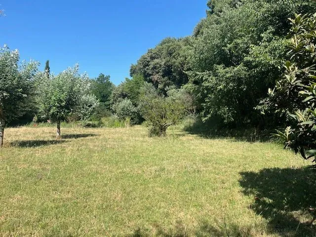Maison de 60 m² avec 2 chambres en bordure de rivière à Castillon du Gard 