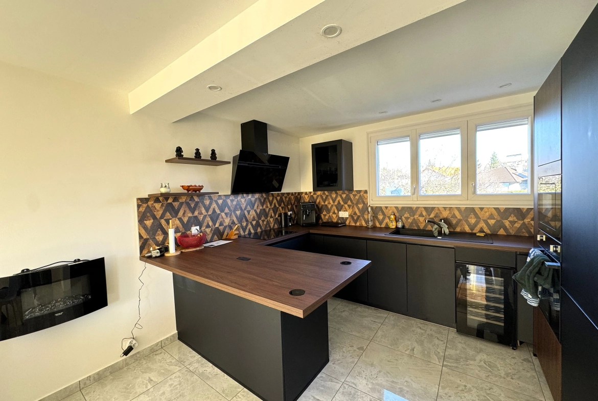 Villa rénovée avec 3 chambres à Mably près des commerces 