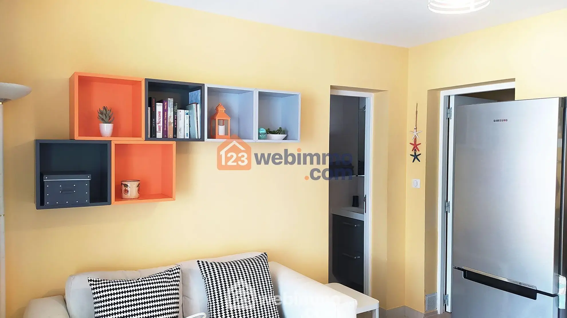 Appartement T2 rénové de 30 m² face à la plage à Saintes-Maries-de-la-Mer 