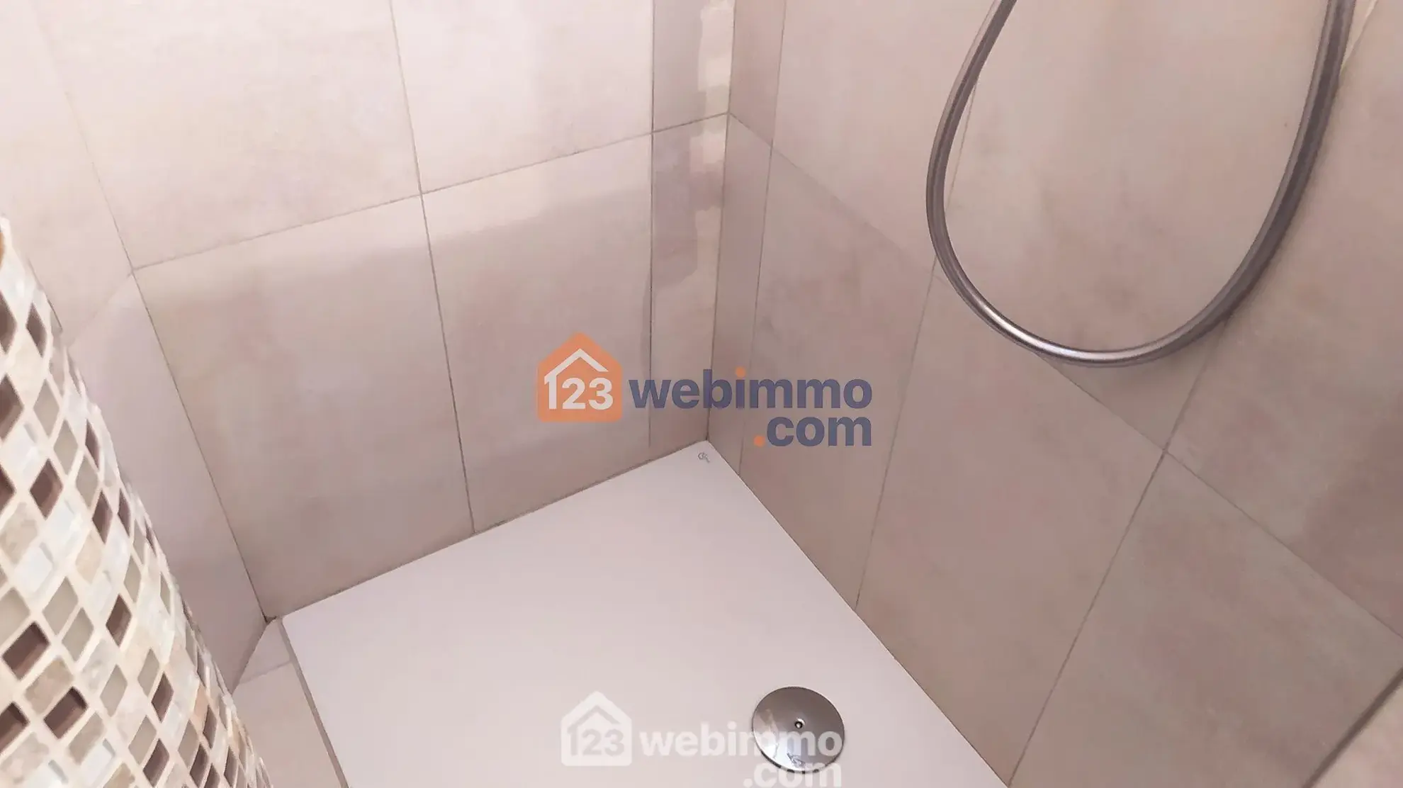 Appartement T2 rénové de 30 m² face à la plage à Saintes-Maries-de-la-Mer 