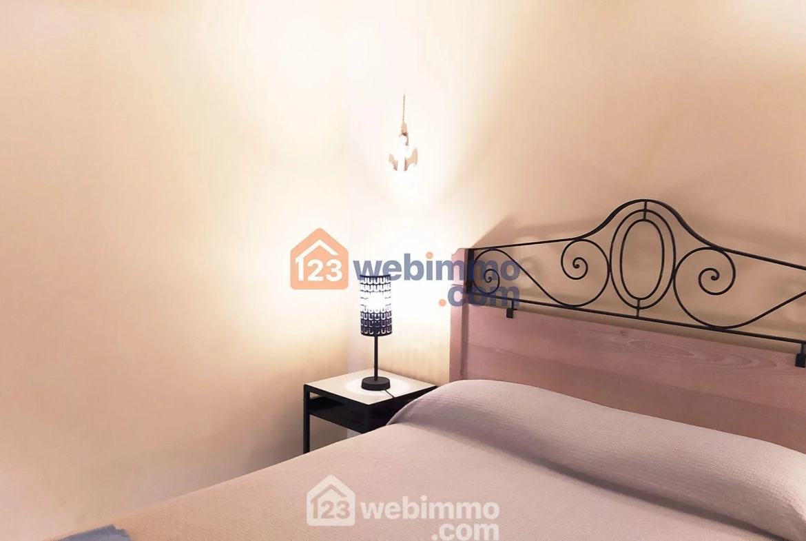 Appartement T2 rénové de 30 m² face à la plage à Saintes-Maries-de-la-Mer 