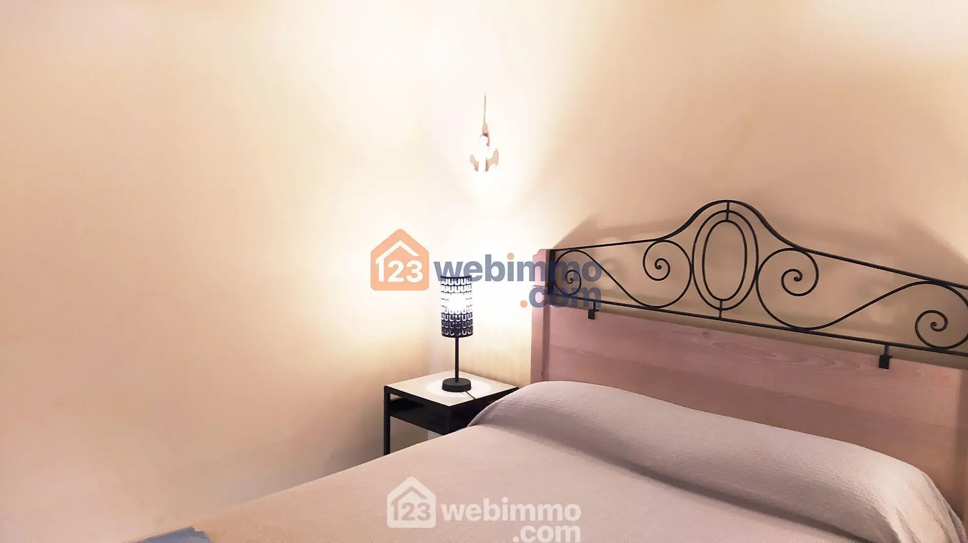 Appartement T2 rénové de 30 m² face à la plage à Saintes-Maries-de-la-Mer 