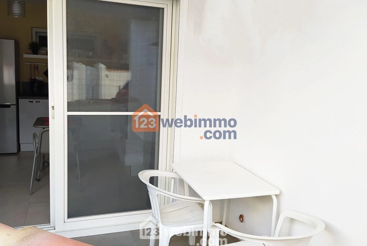 Appartement T2 rénové de 30 m² face à la plage à Saintes-Maries-de-la-Mer 