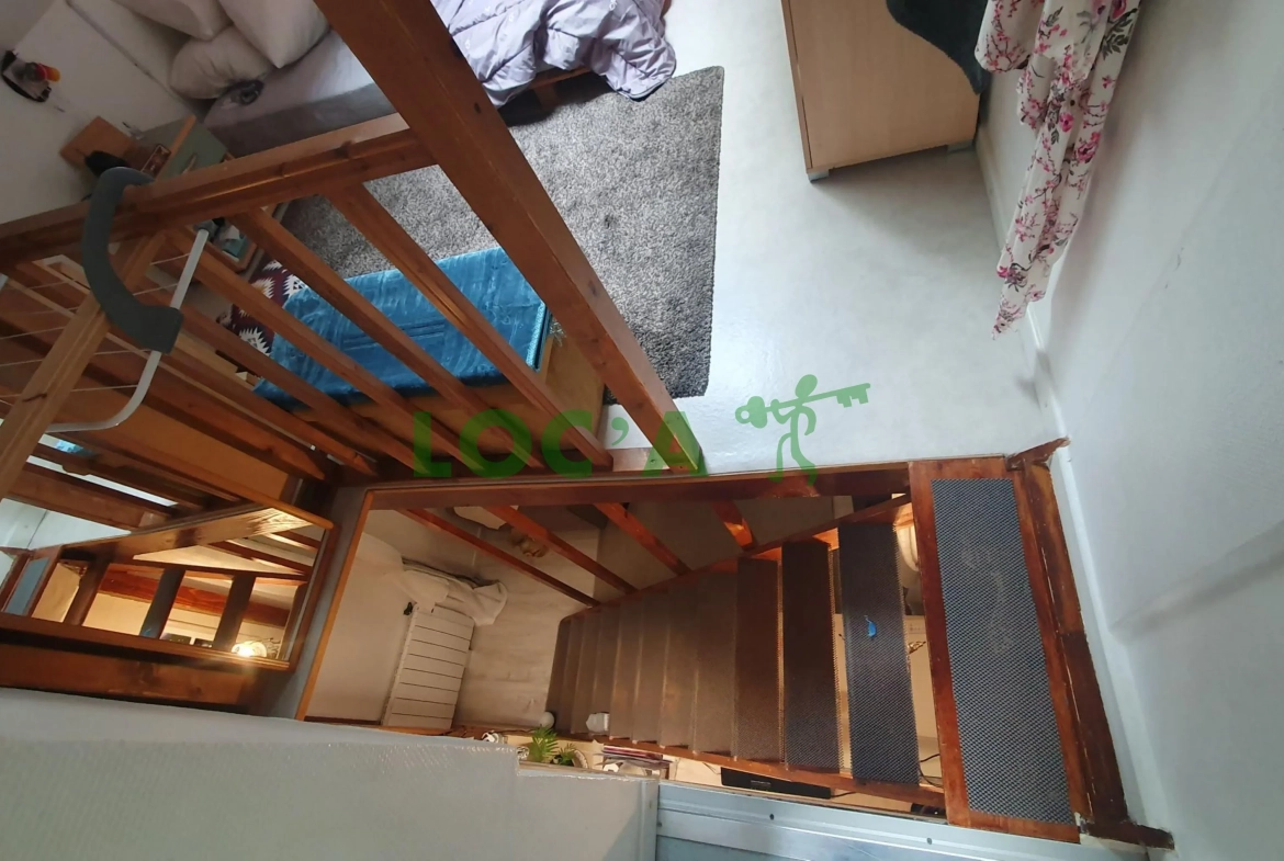 Charmante maison F2 avec terrasse et cour privée à Dijon, quartier Théâtre 