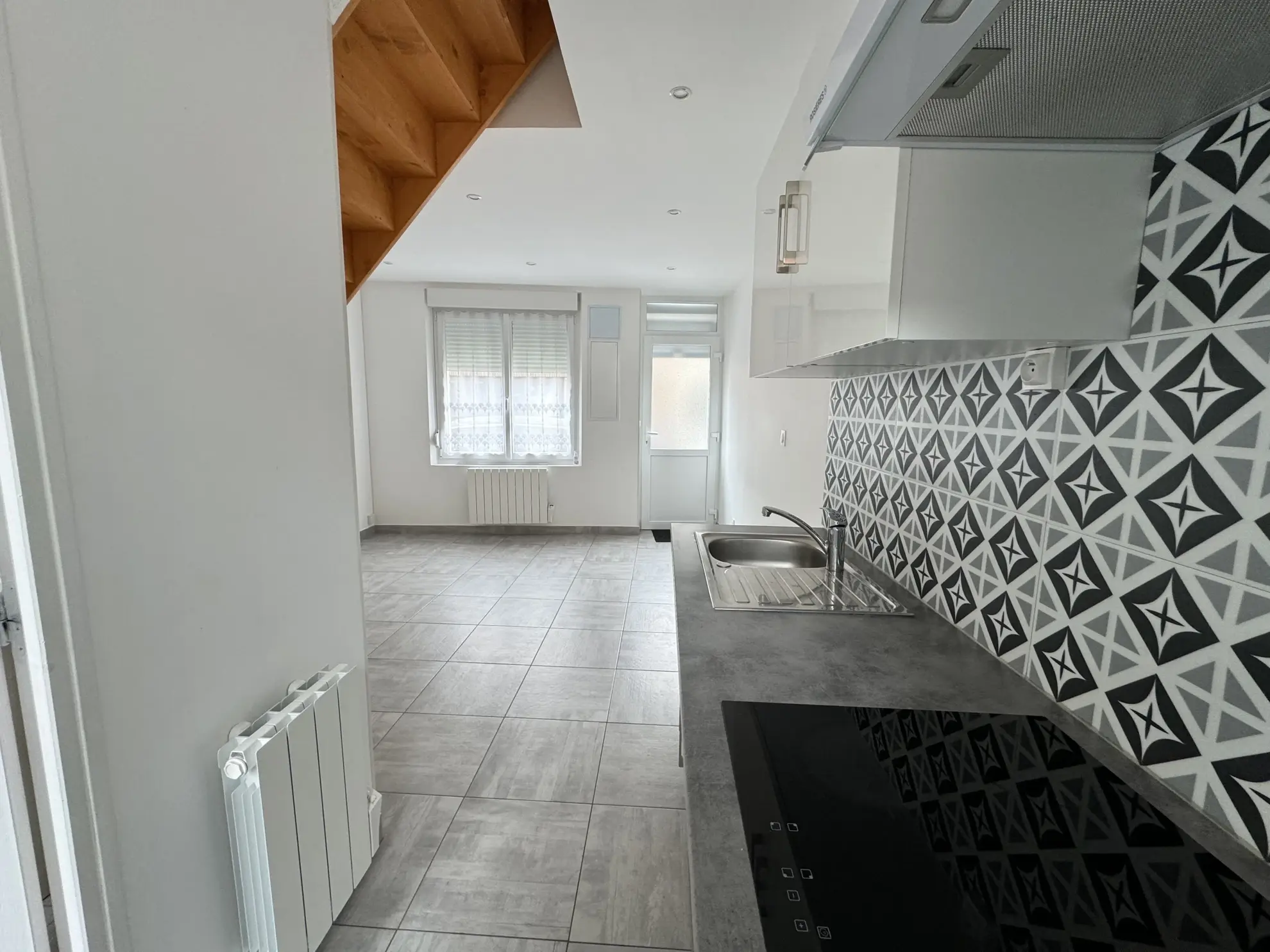 Maison de ville à vendre à Moreuil avec jardin et dépendances 