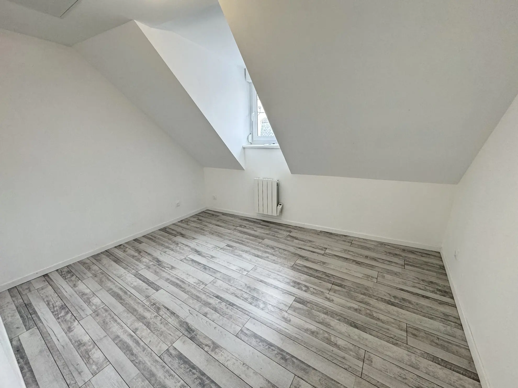 Maison de ville à vendre à Moreuil avec jardin et dépendances 