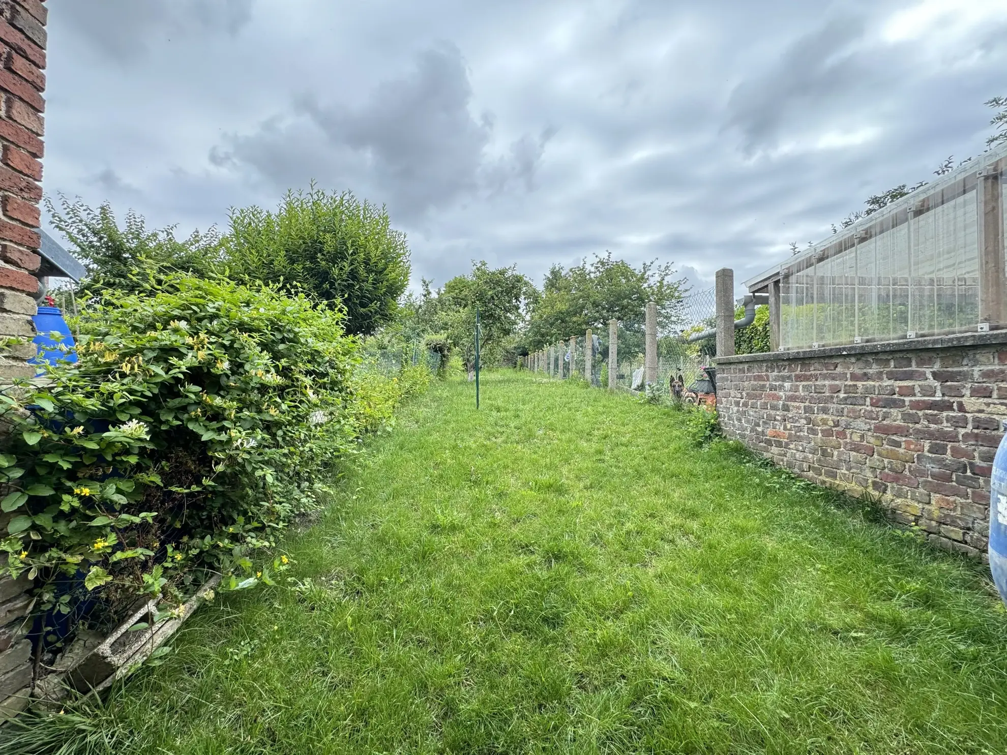 Maison de ville à vendre à Moreuil avec jardin et dépendances 