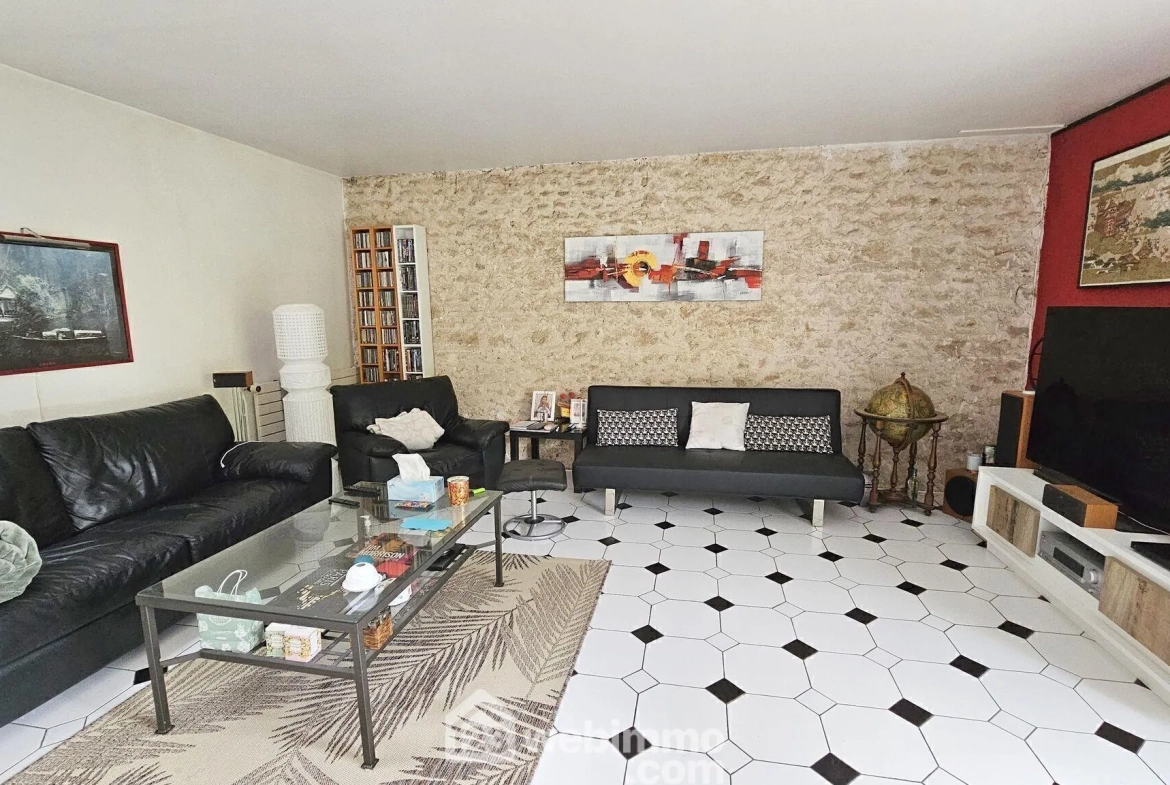 Maison rénovée de 102 m² avec jardin à Milly-la-Forêt proche gare 