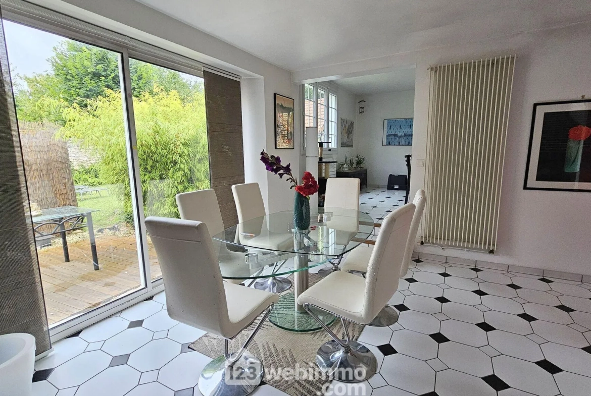 Maison rénovée de 102 m² avec jardin à Milly-la-Forêt proche gare 