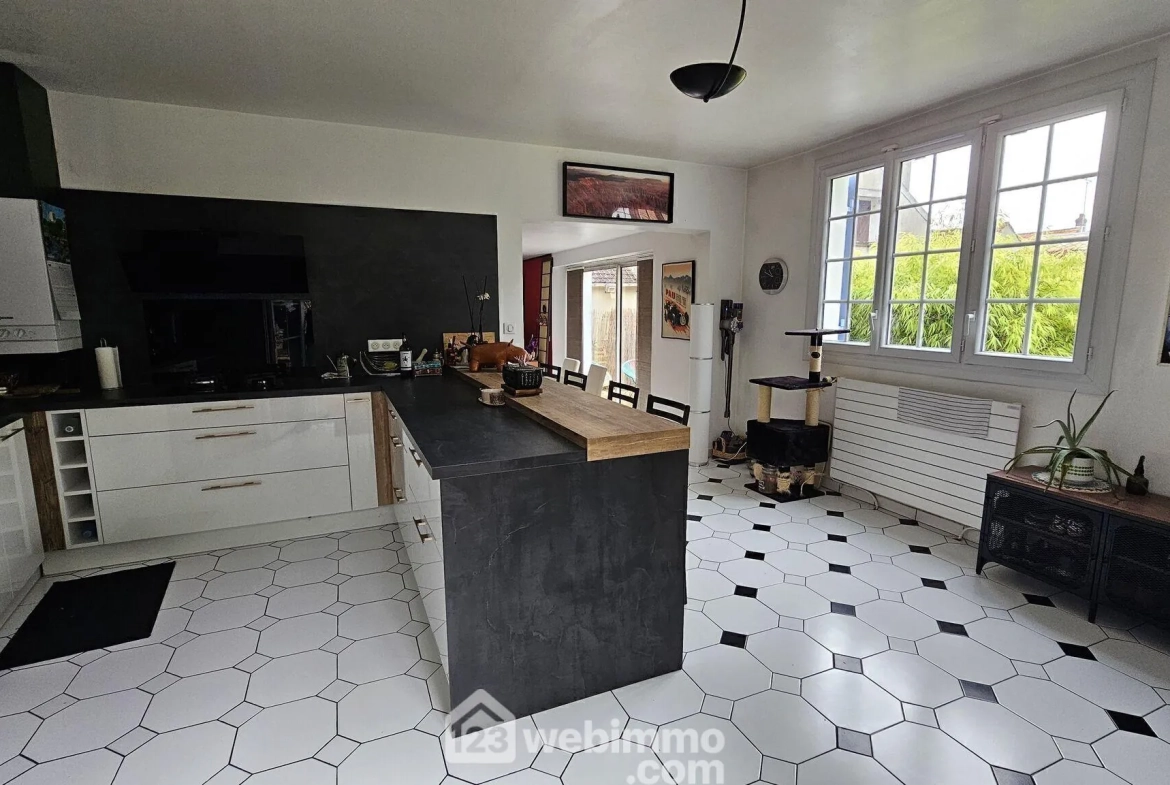 Maison rénovée de 102 m² avec jardin à Milly-la-Forêt proche gare 