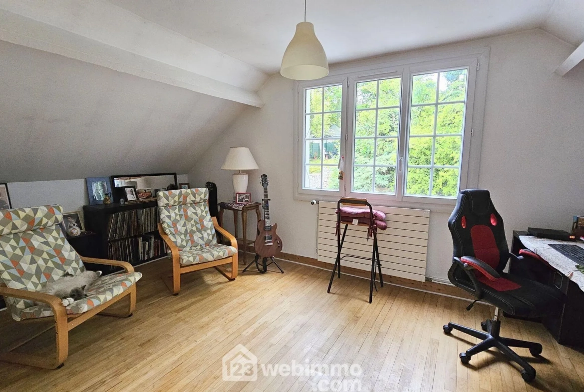 Maison rénovée de 102 m² avec jardin à Milly-la-Forêt proche gare 