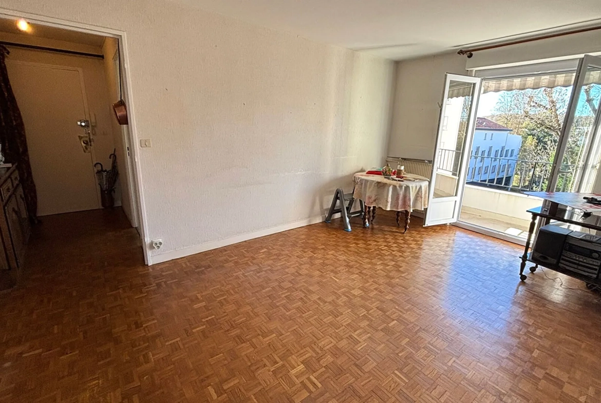 Appartement 3 pièces de 70 m² à Anglet Bernain avec balcon et cave 