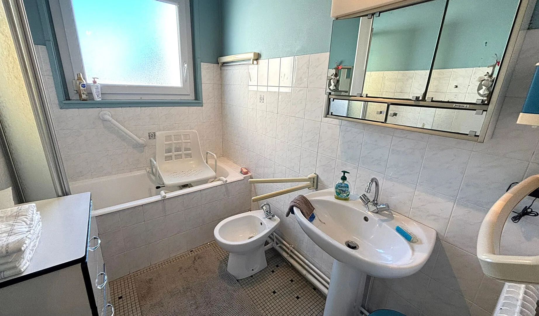 Appartement 3 pièces de 70 m² à Anglet Bernain avec balcon et cave 