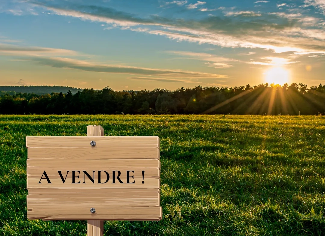 Terrain constructible de 678 m2 à vendre proche de Rouen 