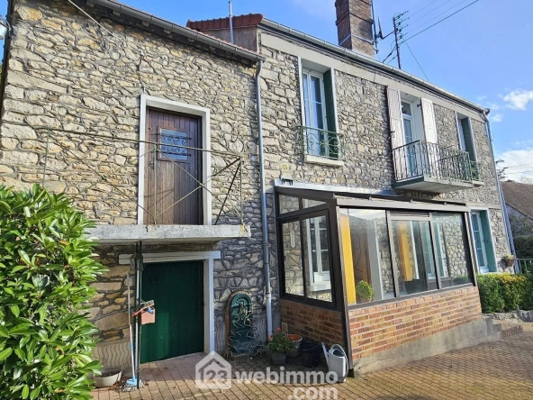 Maison en pierre de 100 m² avec grand terrain à Boigneville